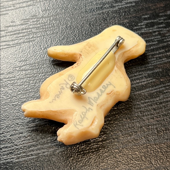 Ralph Massey Rabbit Brooch Resin Netsuke Reproduction Raven - Picture 3 of 4